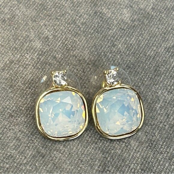 Square goldtone clear opalescent Crystal rhinestone cubic zirconia stud - Picture 7 of 7